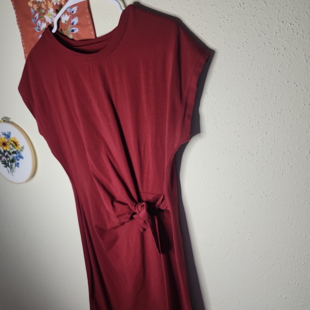 Chic Wine Midi Dress with Tie Detail